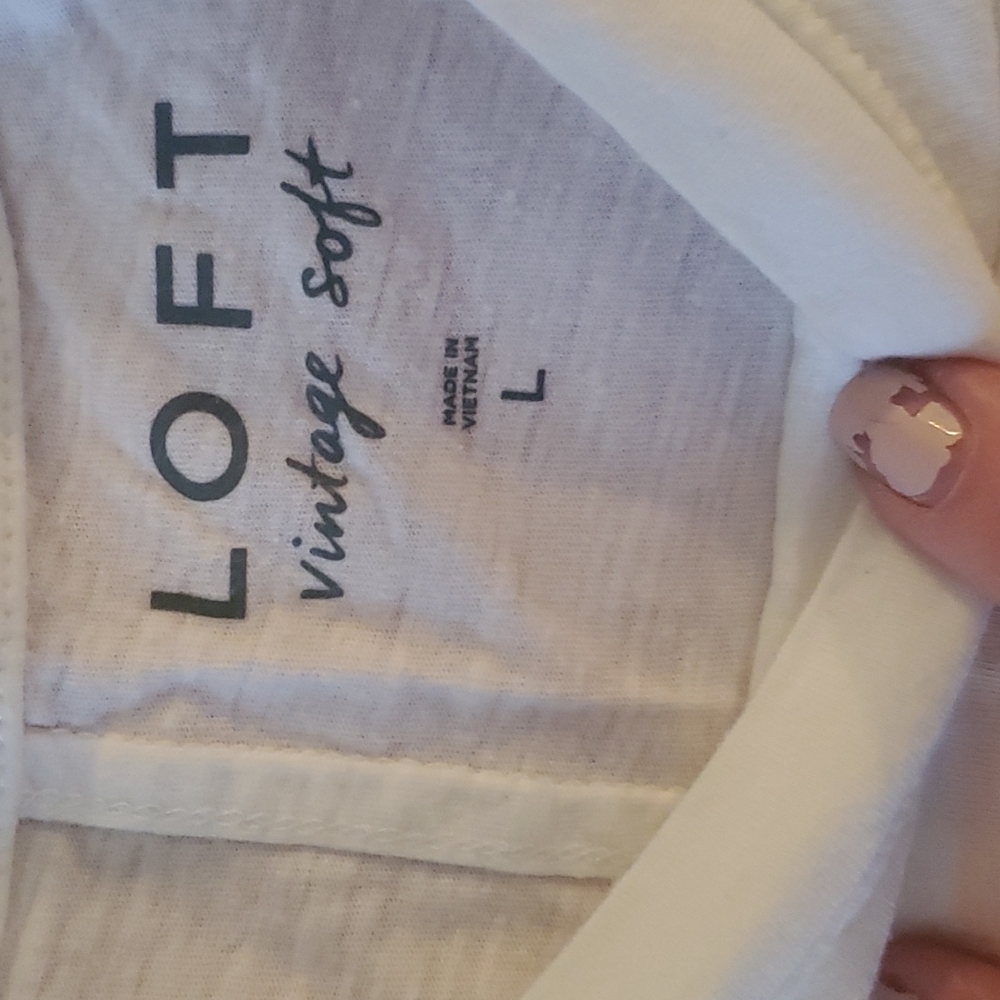 Loft T-shirt - Picture 2 of 3